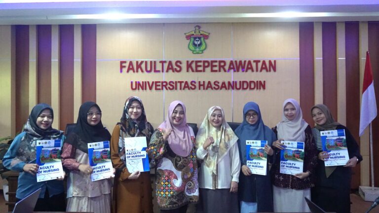 Penyerahan Surat Keputusan (SK) Dosen NPT Program Studi Kebidanan