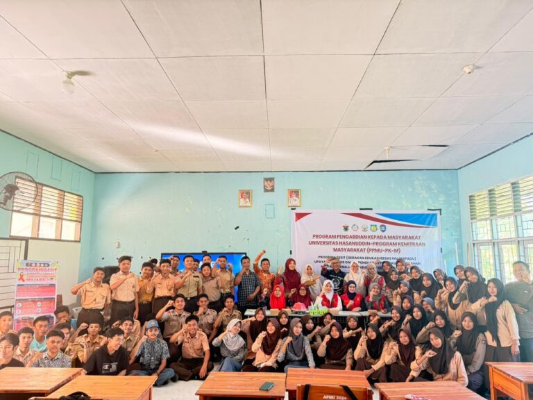 PROGRAM GESIT Fakultas Keperawatan Unhas Tingkatkan Pengetahuan Remaja tentang Pencegahan HIV di SMAN 8 Selayar