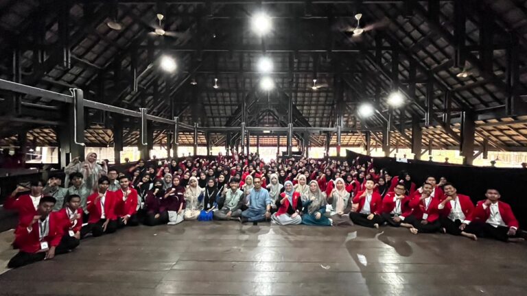 GEN R 2026: Membentuk Mahasiswa Keperawatan Unhas yang Beriman, Cerdas, dan Berkarakter